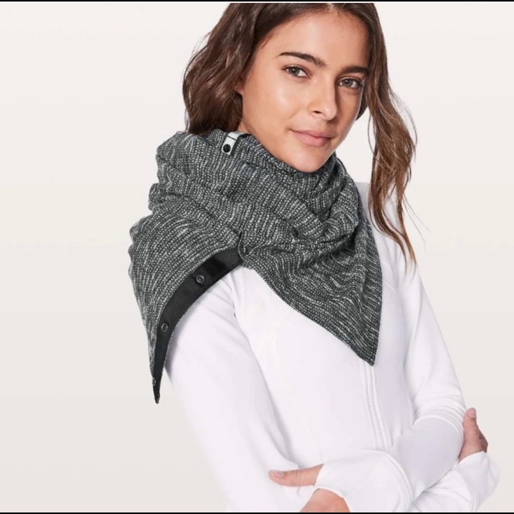 Lululemon Vinyasa Scarf Wrap NWOT